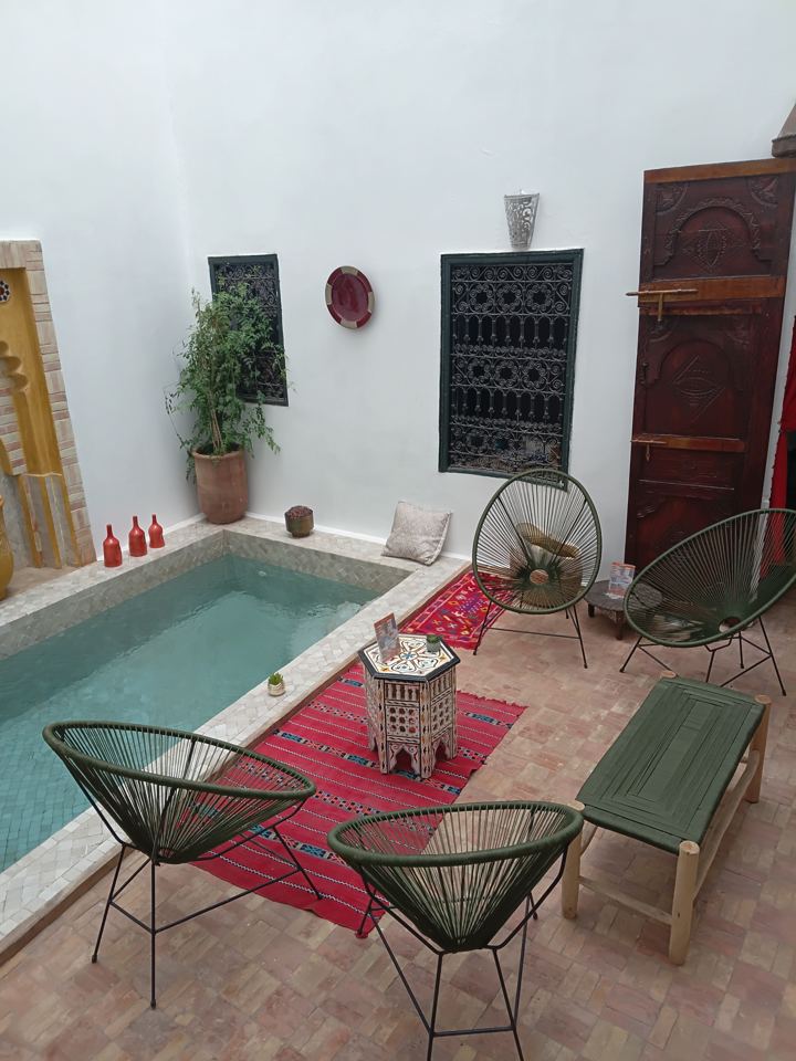 Le patio et sa piscine